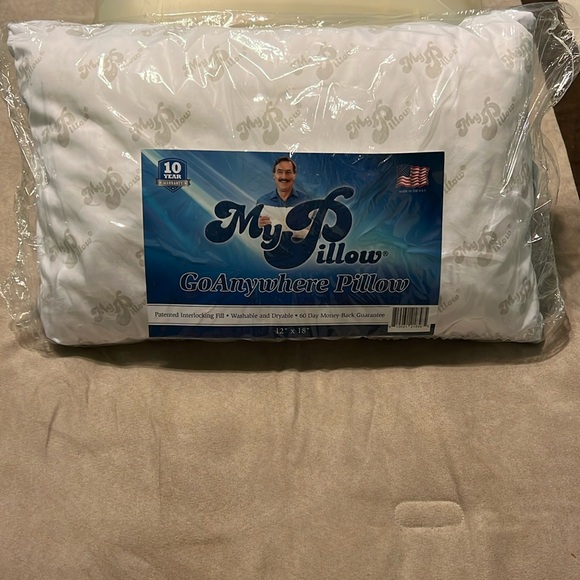 My Pillow GoAnywhere Pillow & pillowcase. size 12“ x 18“. New - Picture 2 of 6